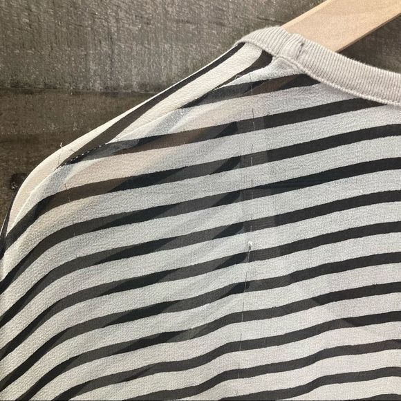 Elizabeth and James Silk Sleeve Shoulder Striped Dolman High Low Top - Picture 5 of 8